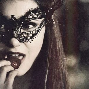 Meet your Posher, Monica